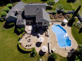 1029 Walnut Plain Rd, Rochester, MA 02770