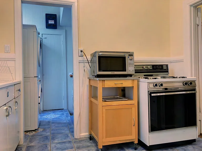 2134 Green St #5 — Photo 10