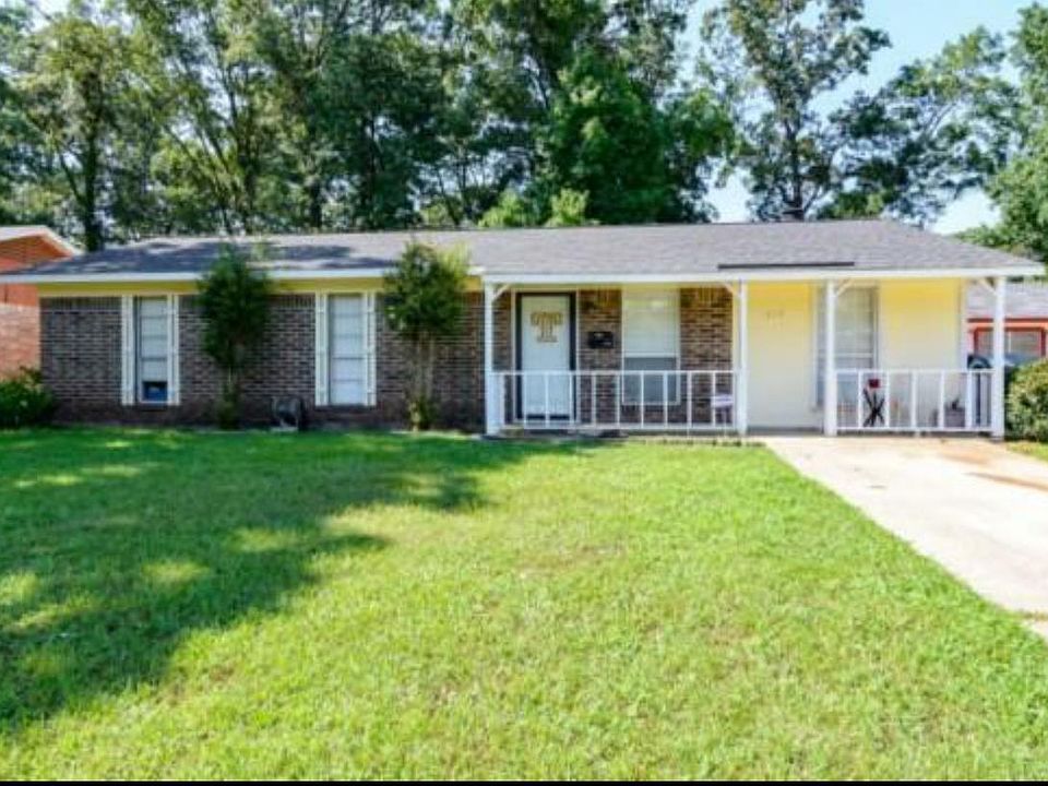 1st image of 615 Kings Towne Pl