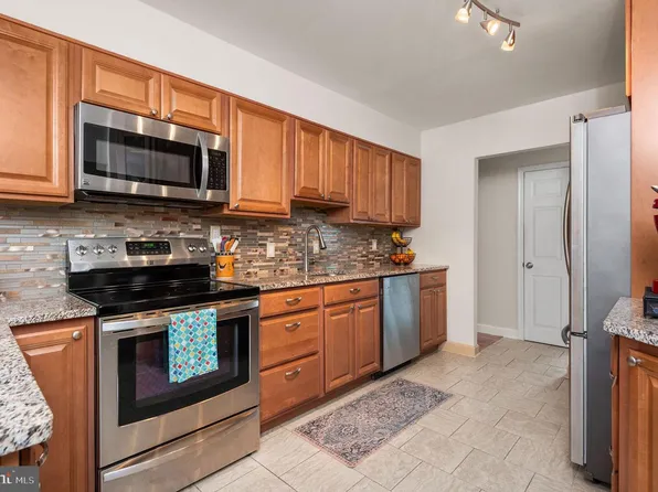 1027 Rozel Ave, Southampton, PA 18966