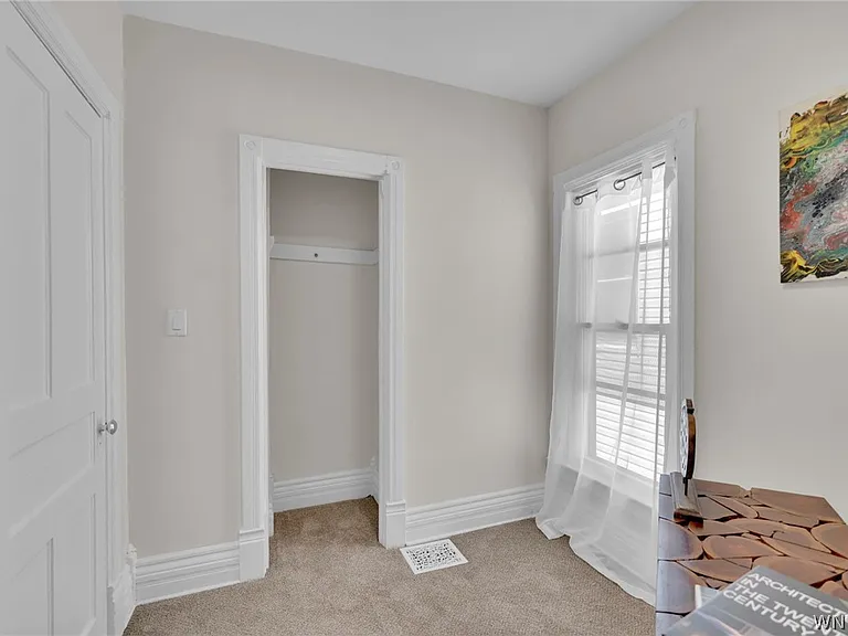1097 Tonawanda St — Photo 31