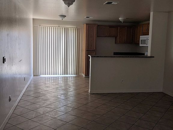 4th image of 2092 Balboa Dr