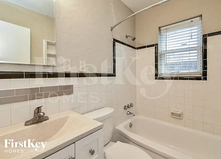 1465 Wheaton St — Photo 12