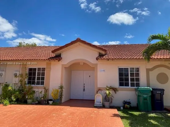 5841 SW 162nd Ct, Miami, FL 33193