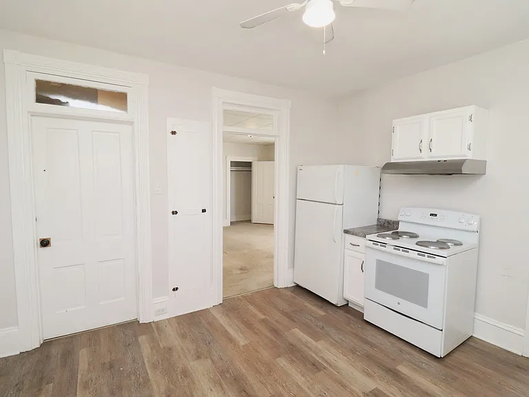 56-58 N Nice St #2L — Photo 3
