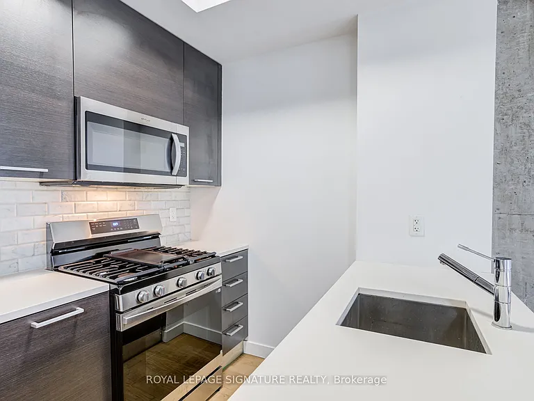 90 Broadview Ave #717 — Photo 7