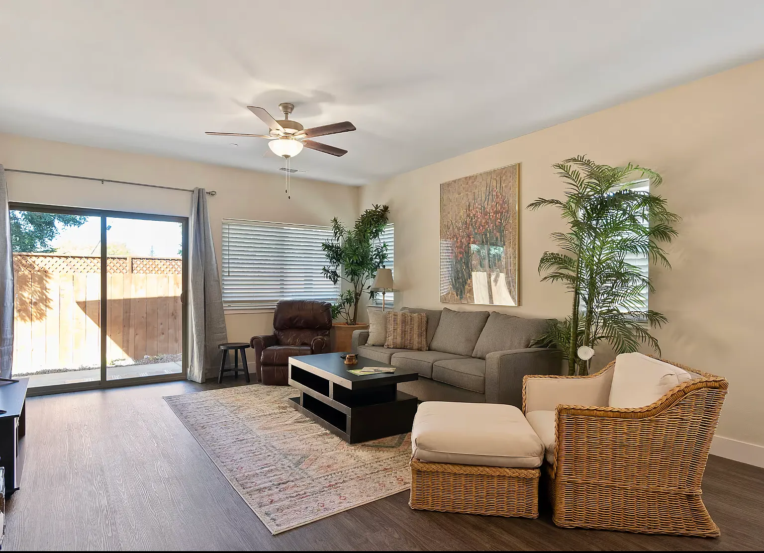 3 bed, 1686 sqft, $2,650 — Photo 2
