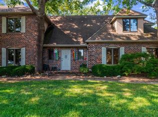 4900 Whitney Dr, Independence, MO 64055