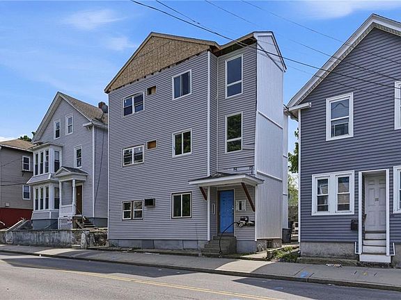 2nd image of 884 Douglas Ave