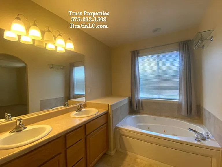 5195 Arena Dr — Photo 6