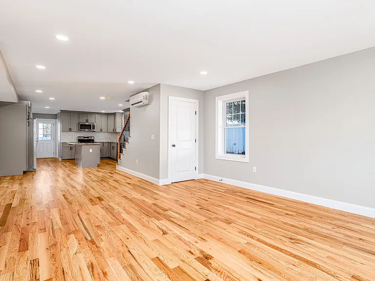 27 Milton St #1 — Photo 7
