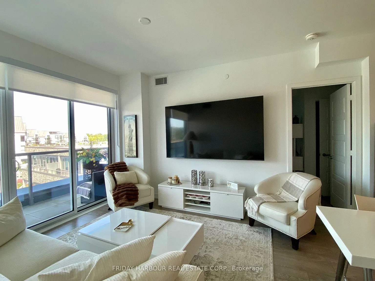 3 bed, $2,800 — Photo 2