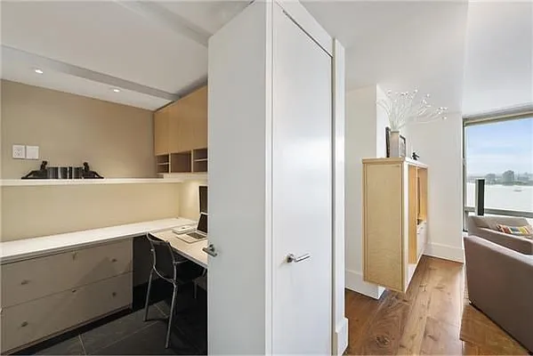 Sold by Warburg | media 8