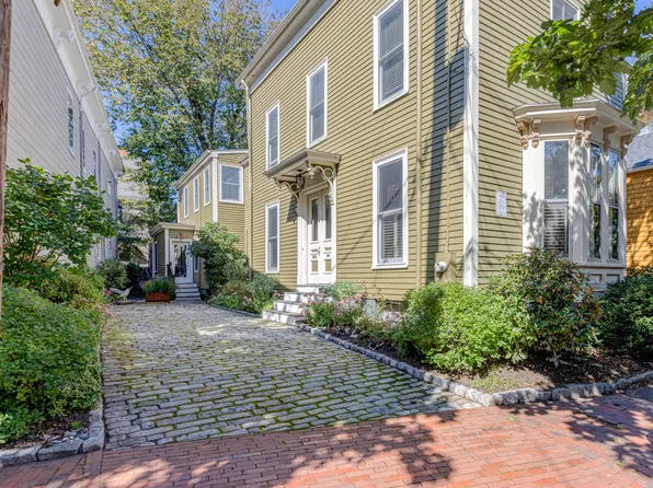 9 Cushman Street, Portland, ME 04102