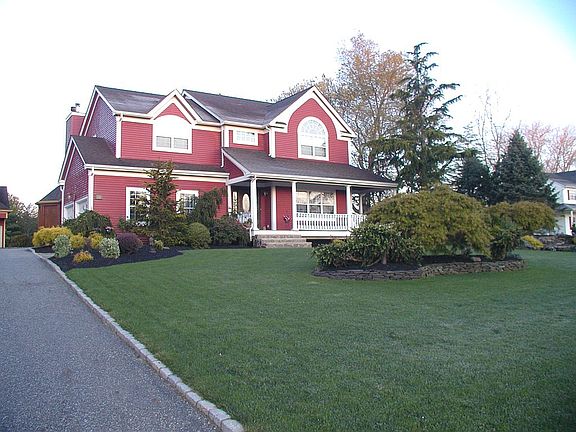 2nd image of 140 Grant Dr