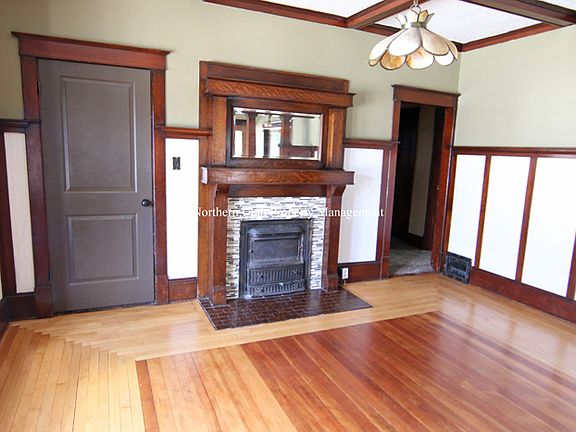 3 Living Room_08212023