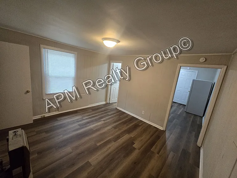 1229 King St — Photo 3