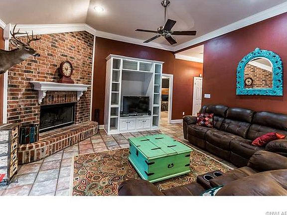 4th image of 110 Bucktail Dr