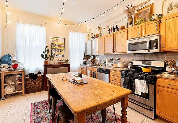 4th image of 19 Prince St #3B