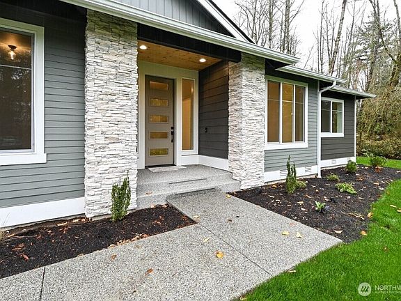 3rd image of 28017 15th Avenue NE