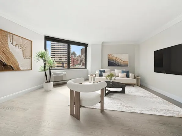 1641 Third Avenue image 1 of 8