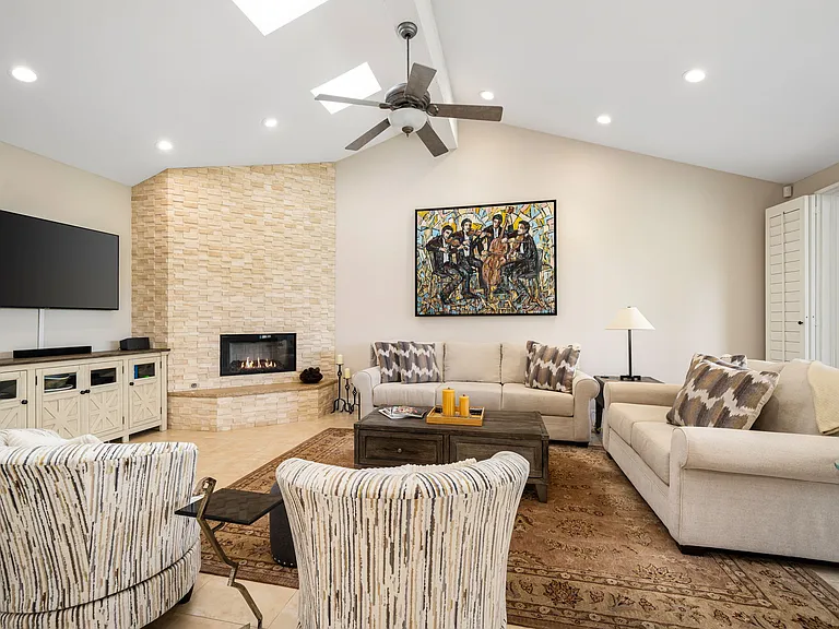 321 Bouquet Canyon Dr — Photo 12