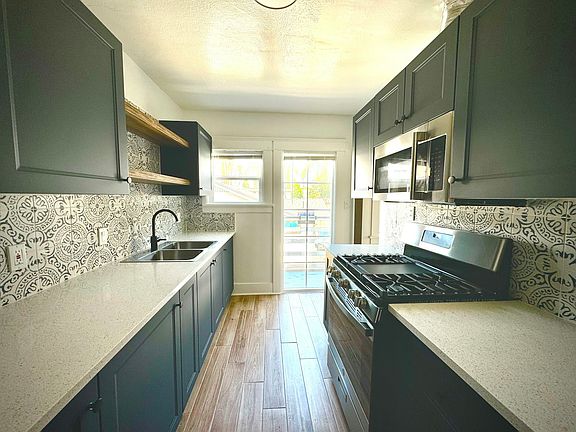 4th image of 279 Redondo Ave #A