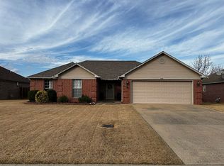 2400 Dahlia, Conway, AR 72034
