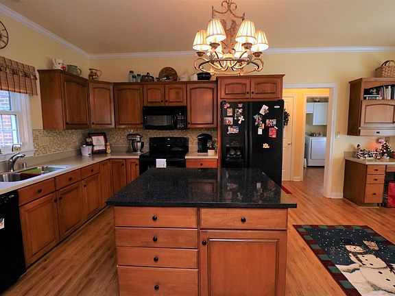 5th image of 113 Bird Whistle Ln