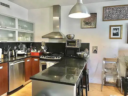 Rented by EXR | media 4