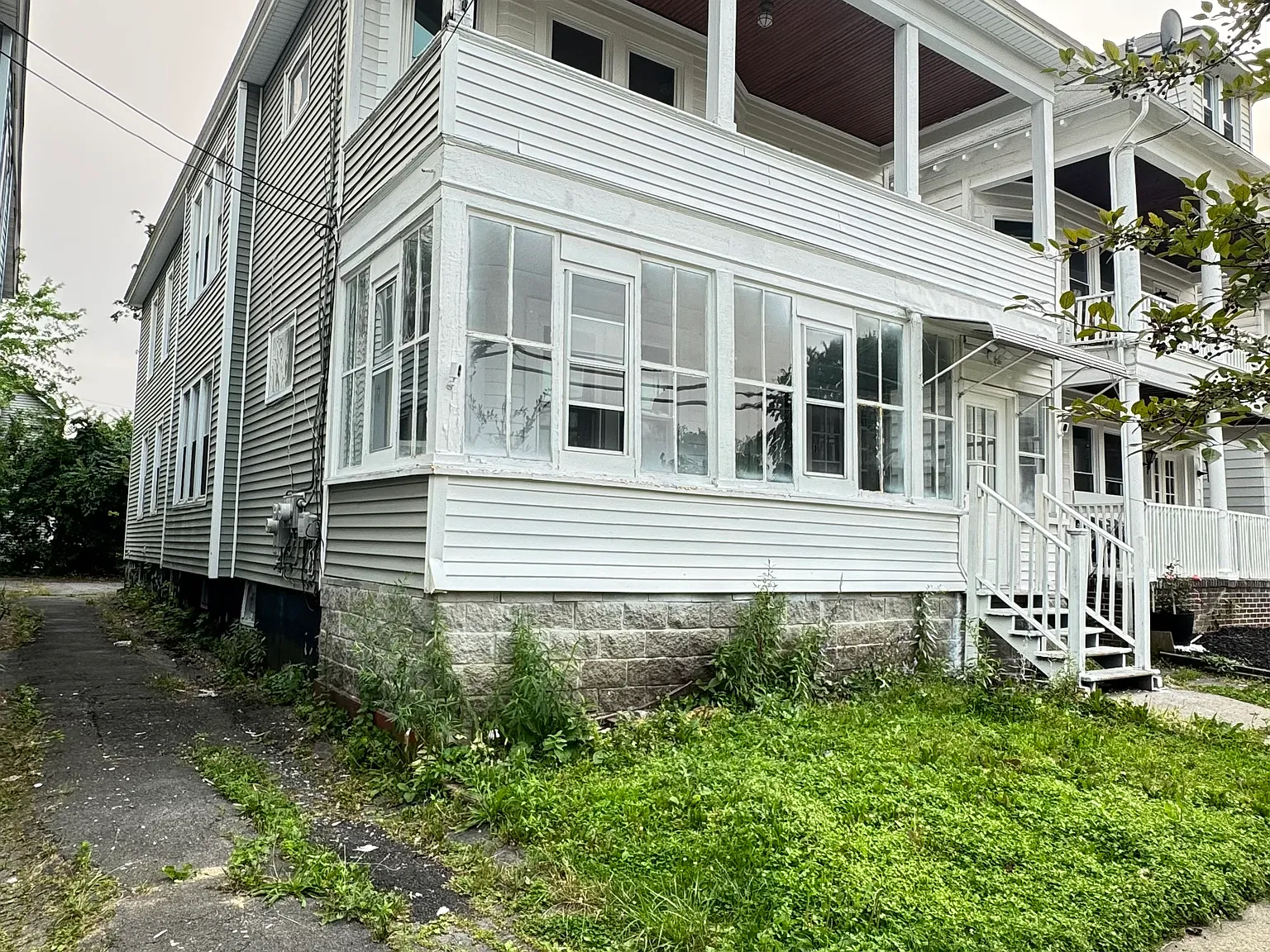 3 bed, $1,800 — Photo 2