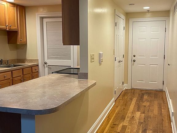 3rd image of 122-126 E Genesee St #124-2C