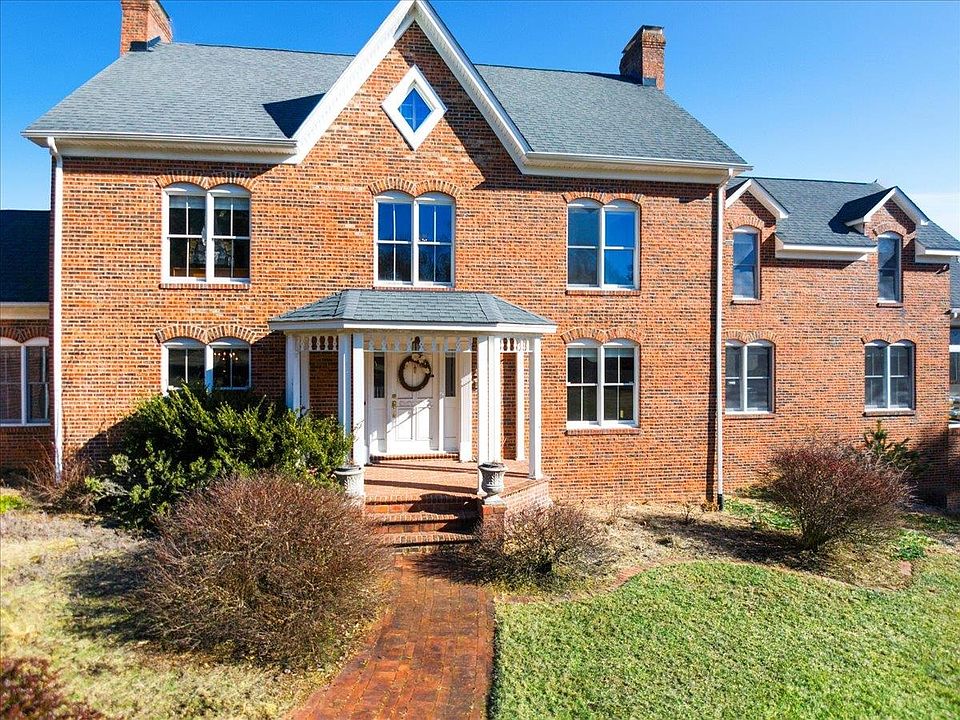 2nd image of 620 Deercroft Dr