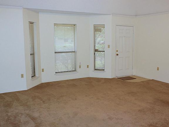 2nd image of 3900 Westglen Dr