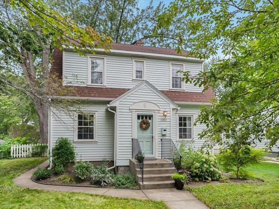 1207 Kilian Blvd SE, Saint Cloud, MN 56304