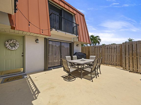 3rd image of 3157 Gardens East Drive #D
