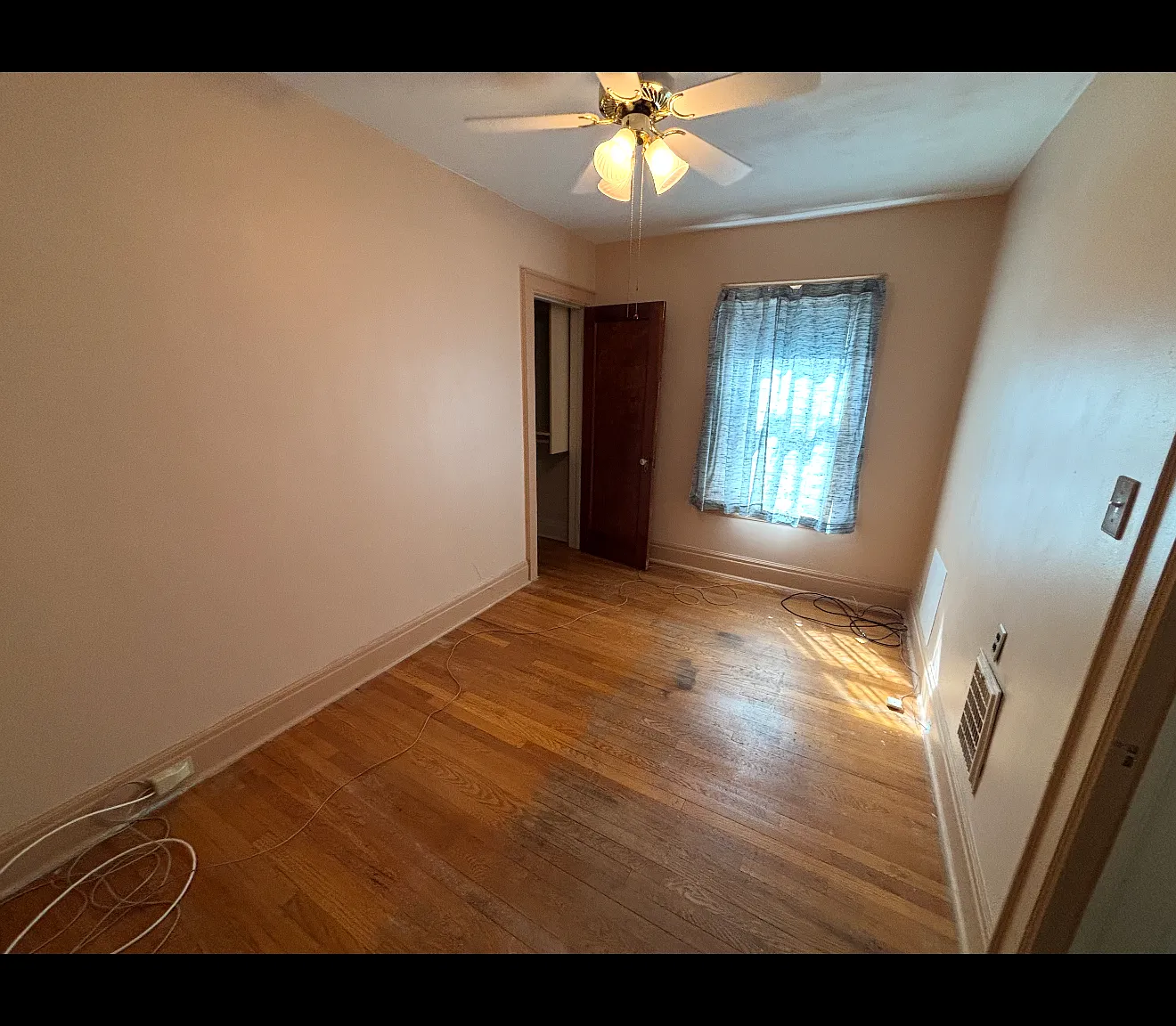 521-23 Durston Ave — Photo 2
