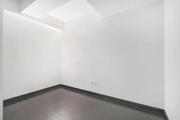 Rented by Kian Realty | media 31