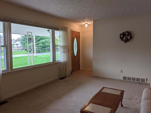 3rd image of 1621 Yorkleigh Dr
