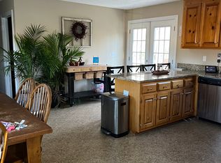 642 Wilton Coves Dr, Hartfield, VA 23071