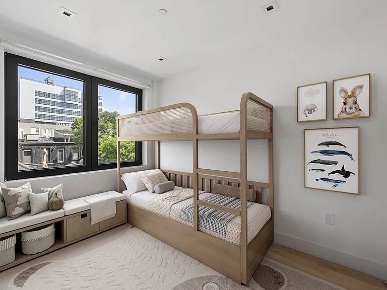 33 Frost St #3B — Photo 9