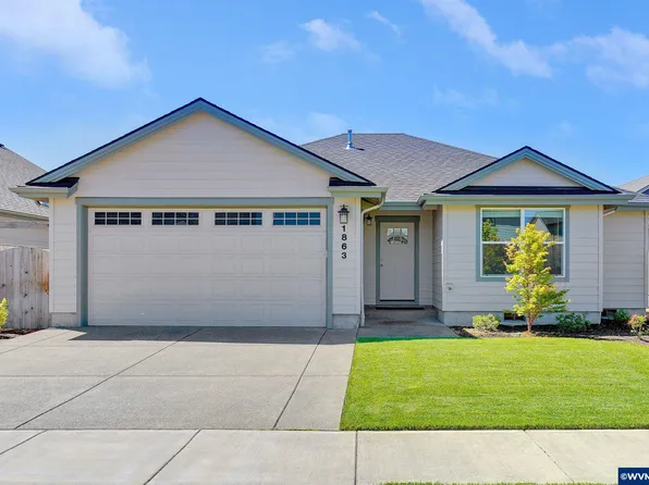 1863 SE Blueberry St, Dallas, OR 97338