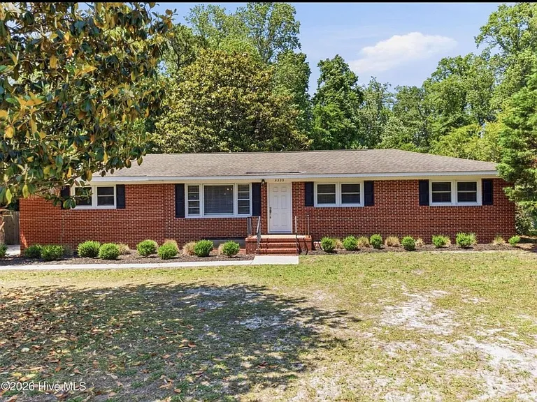 5335 Andover Rd — Photo 1
