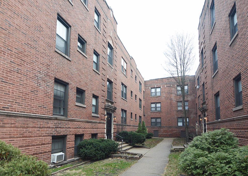 1st image of 1139 Oak Ave APT 2W