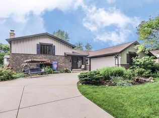 2616 N Forrest Ln, Arlington Heights, IL 60004