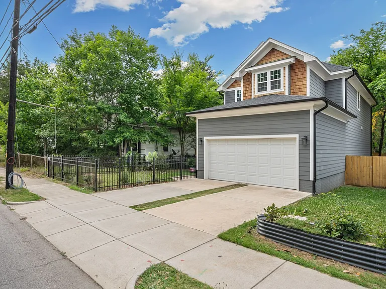 1108 Holloway St — Photo 2