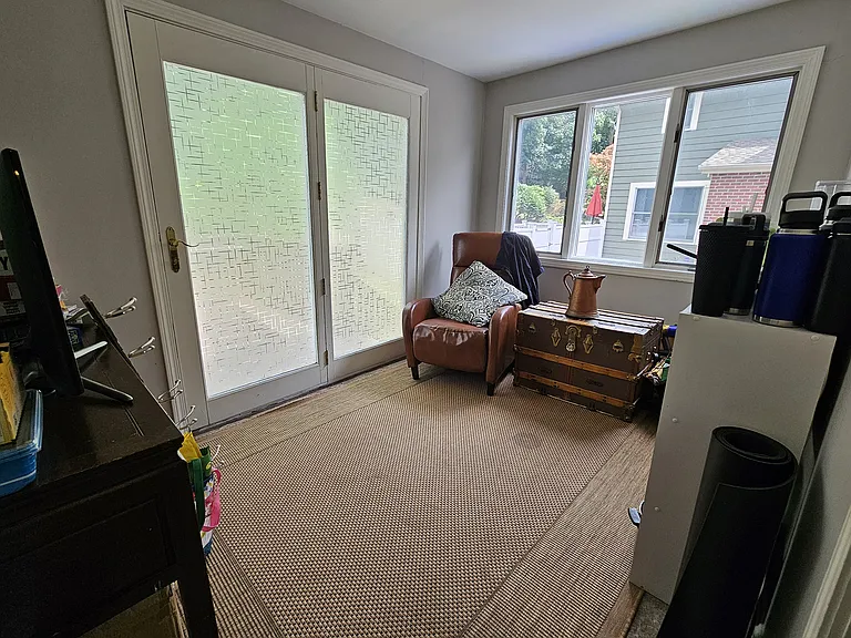 25 Essex St — Photo 11
