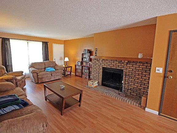 3rd image of 135 E San Marnan Dr APT 3