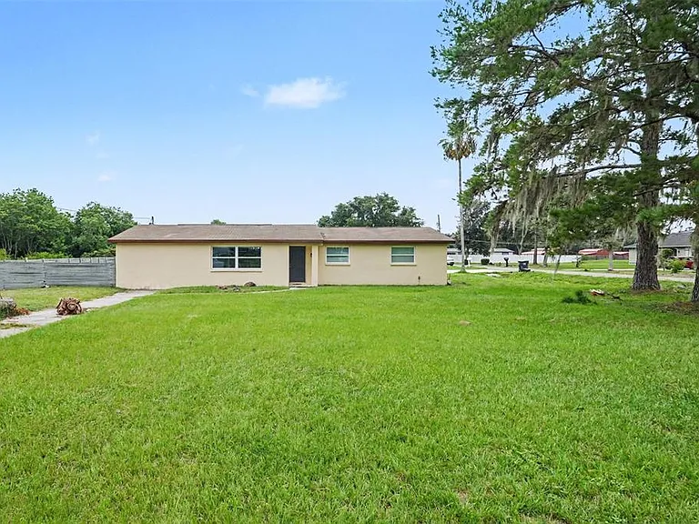 9220 McIntosh Rd — Photo 2