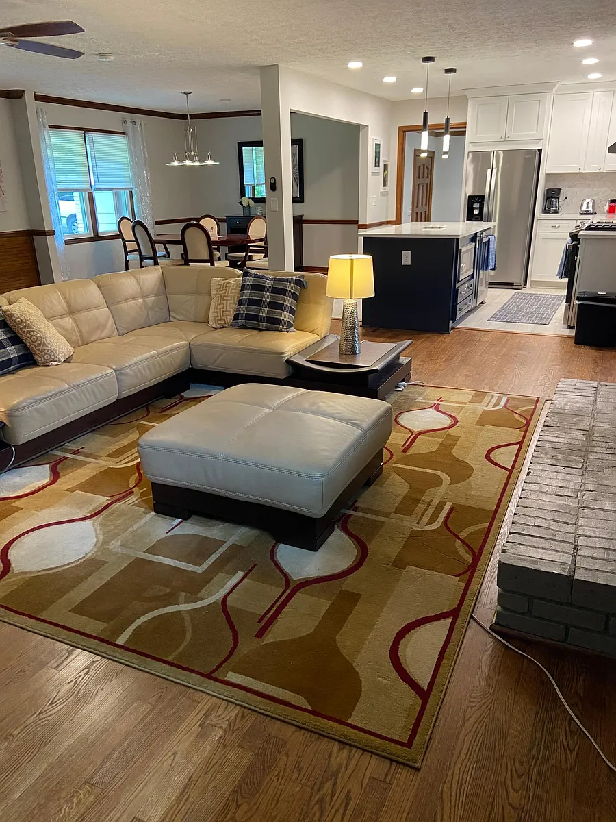 Open floor plan. - 2426 Siesta Ct